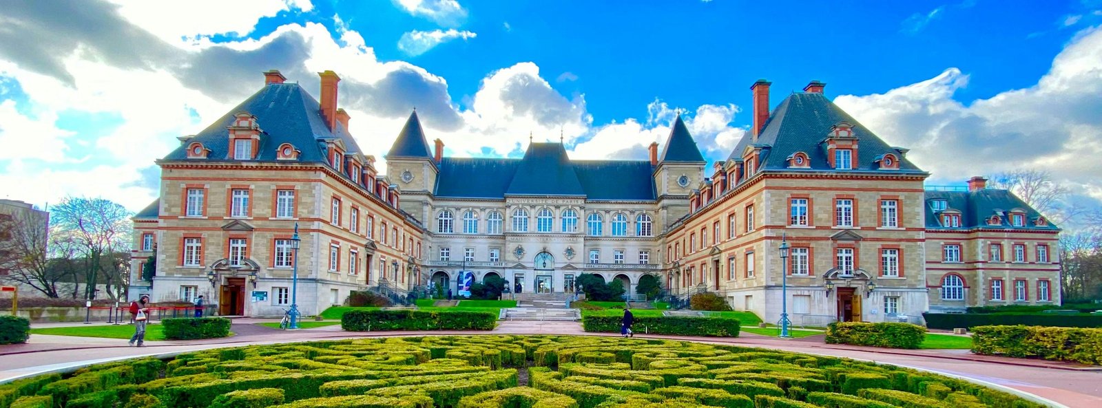 Cheap Schools and Universities in France for Masters Degree and Their School Fees Cheap Schools and Universities in France for Masters Degree and Their School Fees